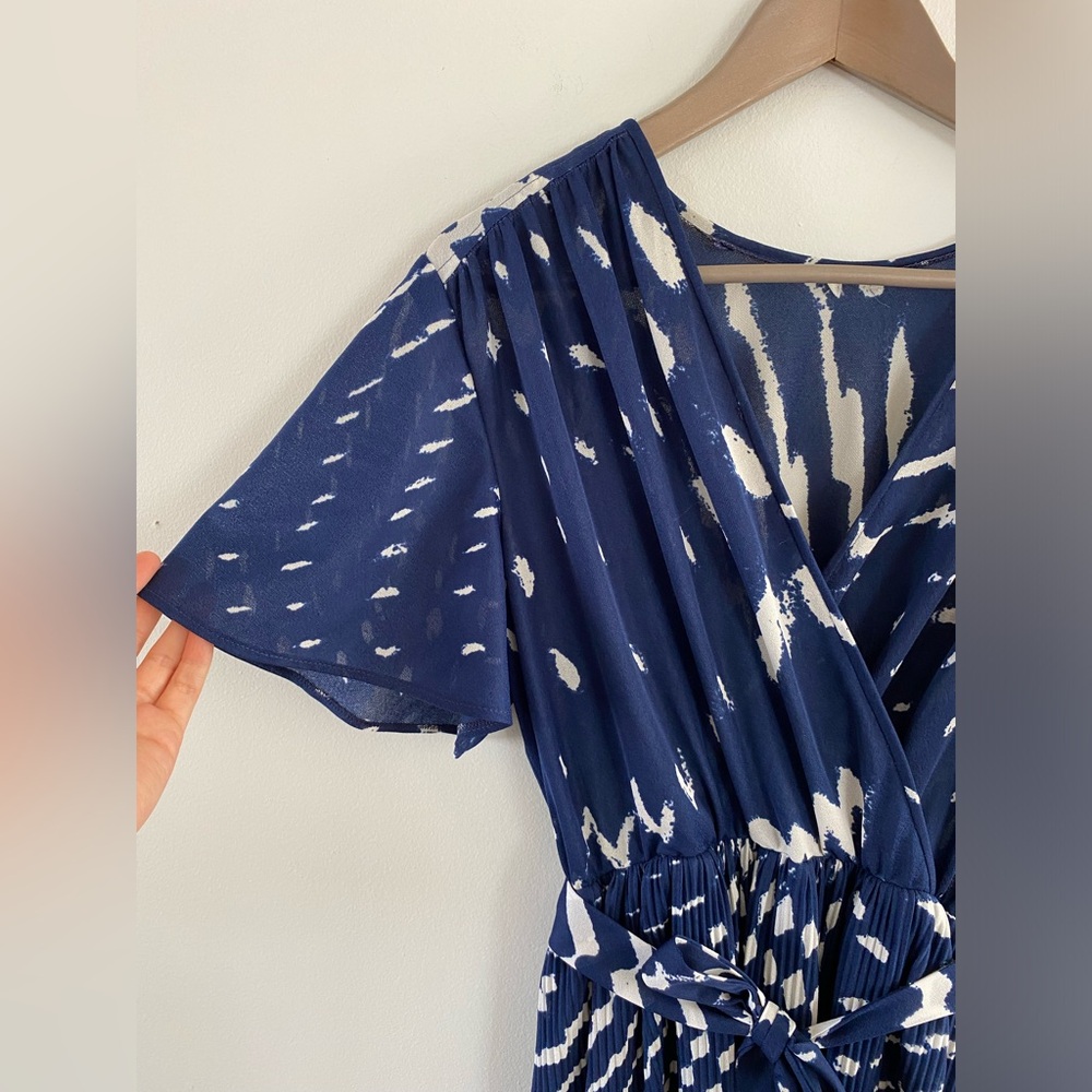 SOLD - Vintage 70s/80s Classy/Boho Navy Blue w/ White Dress - Picture 4 of 7